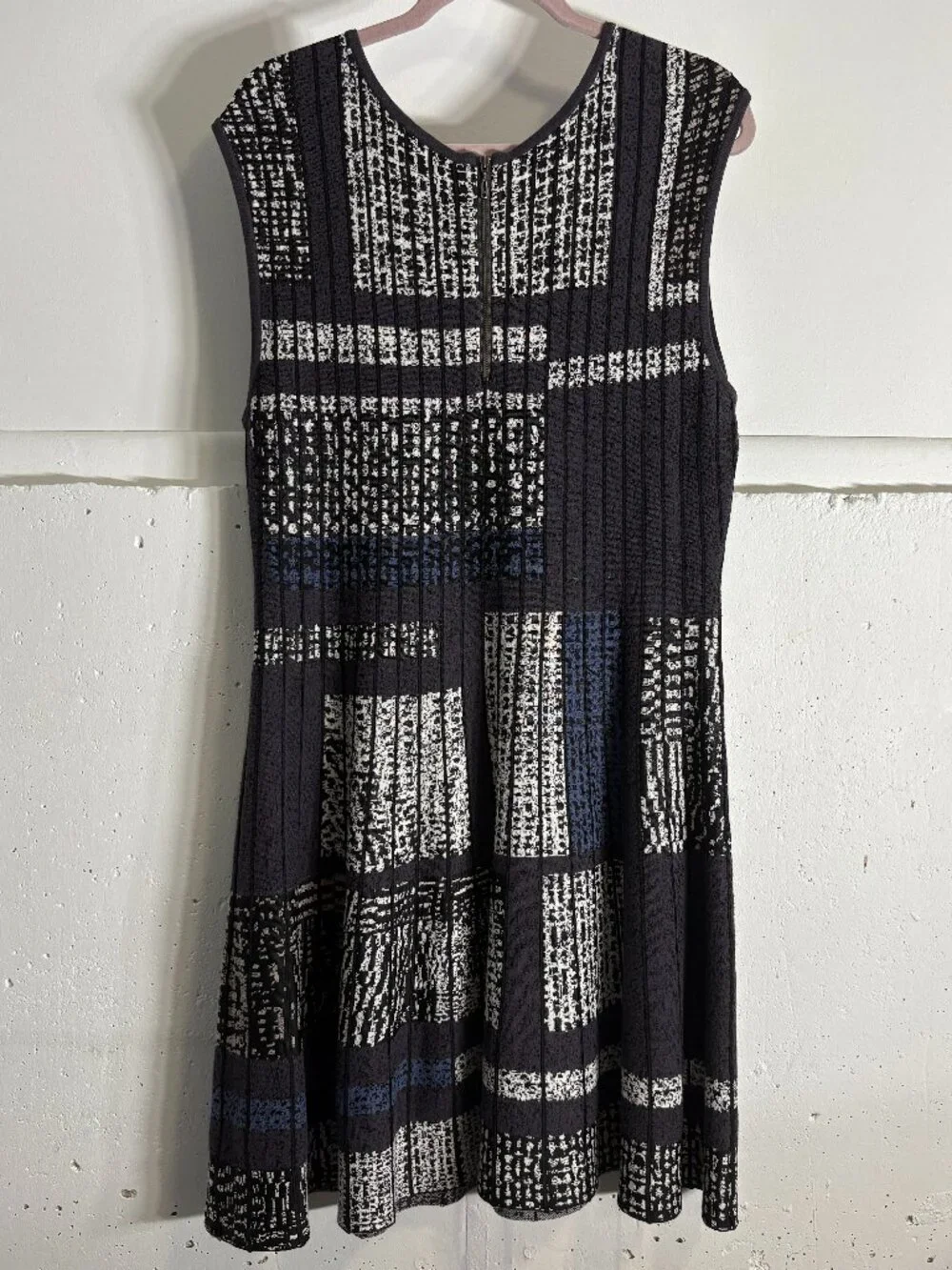NIC+ZOE Black & White Textured Knit Fit & Flare Dress - Picture 3 of 4